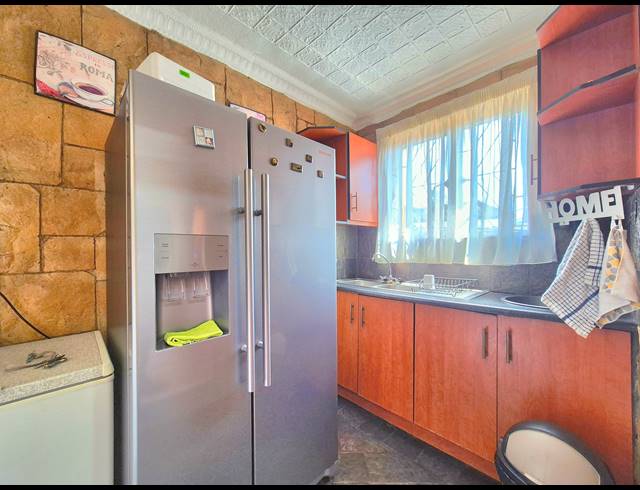 7 BEDROOM HOUSE FOR SALE IN BRAKPAN CENTRAL